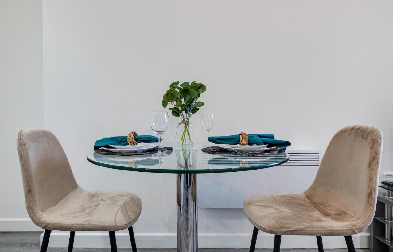 Stunning 1 Bed Apartment In The Heart Of Stockport Buitenkant foto