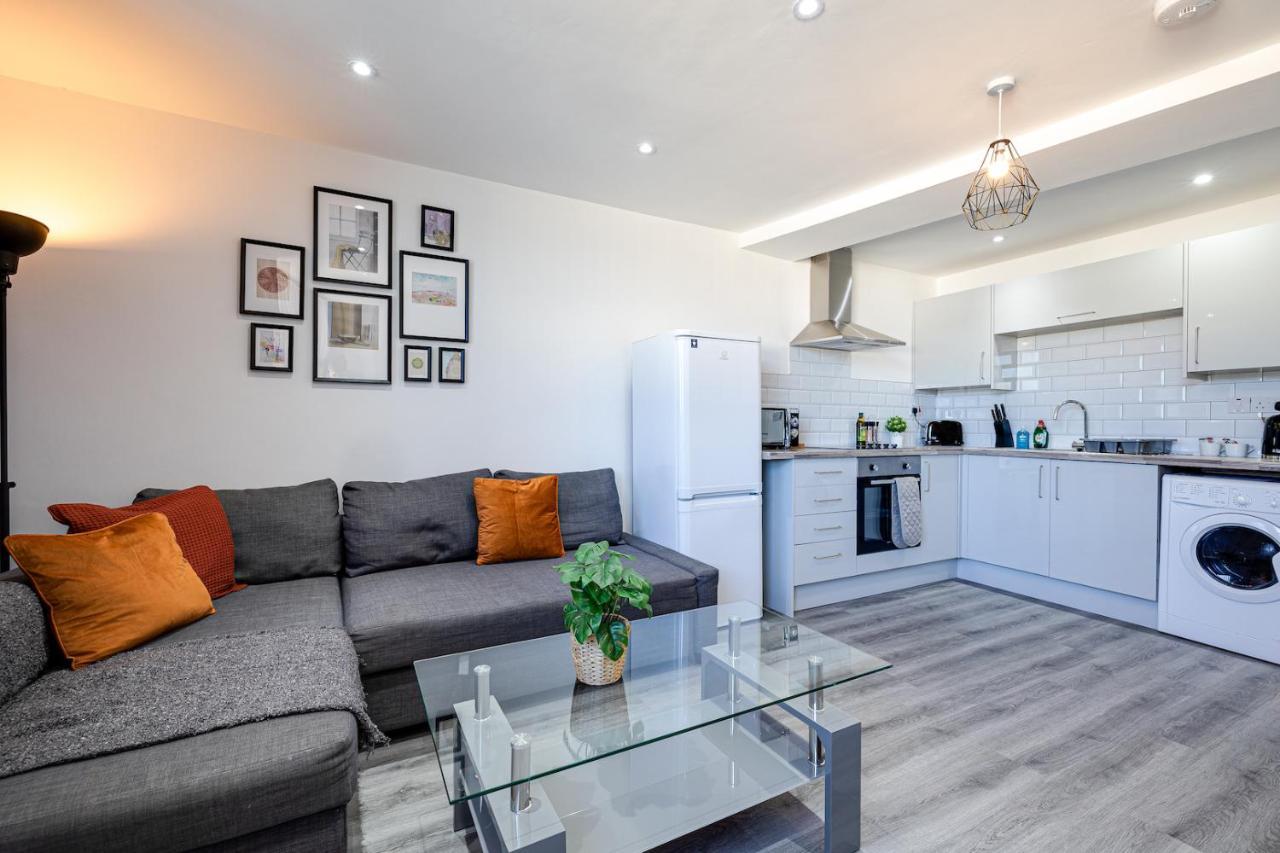 Stunning 1 Bed Apartment In The Heart Of Stockport Buitenkant foto